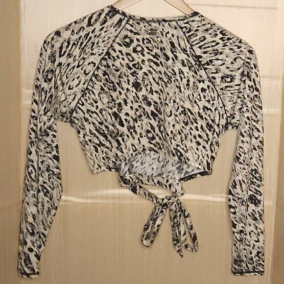 All In Motion Womens Leopard Print Long Sleeve Activewear Cropped Top XL - Picture 2 of 5